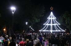 Imagen de Encendieron el gran Árbol Navideño en el Bv. Mansueto Maiorano