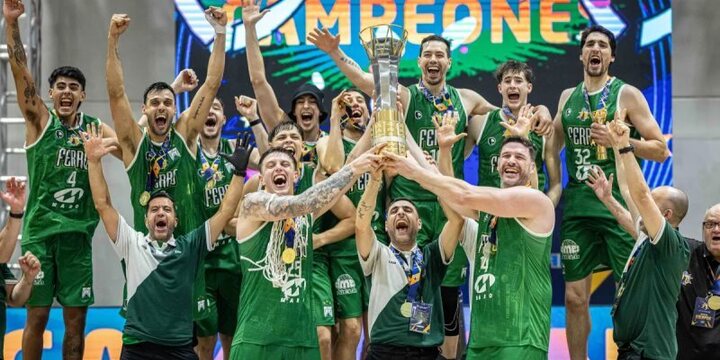 Imagen de Ferro y "Cartucho" Gallegos campeones de la Liga Sudamericana de baloncesto 2025 tras vencer a Regatas