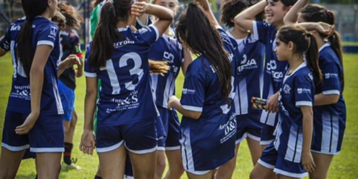 Imagen de Fútbol Femenino: Athletic finalizó el año con podios y medallas en varias categorías