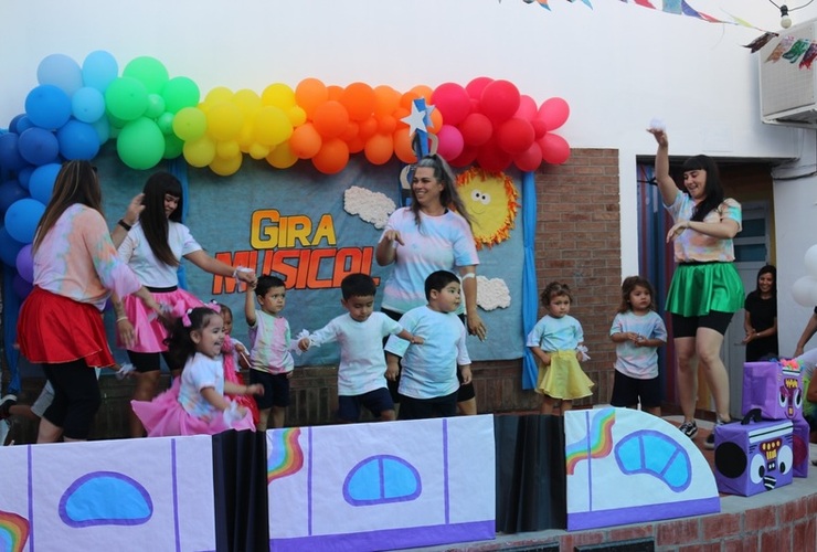 Imagen de El Centro de Cuidado Infantil celebró su fin de año y 12° aniversario en el Centro Cultural Guillermo Furlong