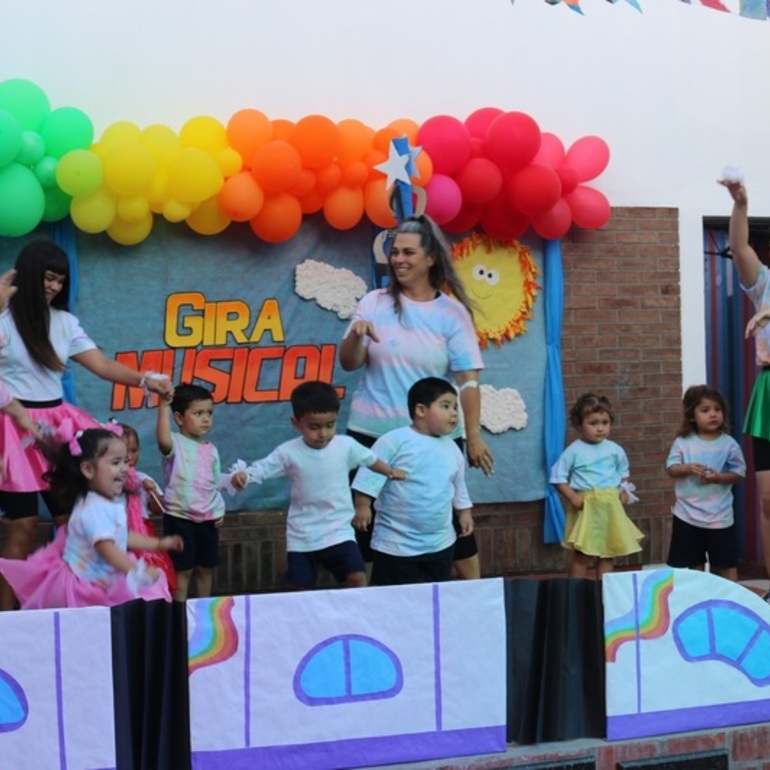 Imagen de El Centro de Cuidado Infantil celebró su fin de año y 12° aniversario en el Centro Cultural Guillermo Furlong