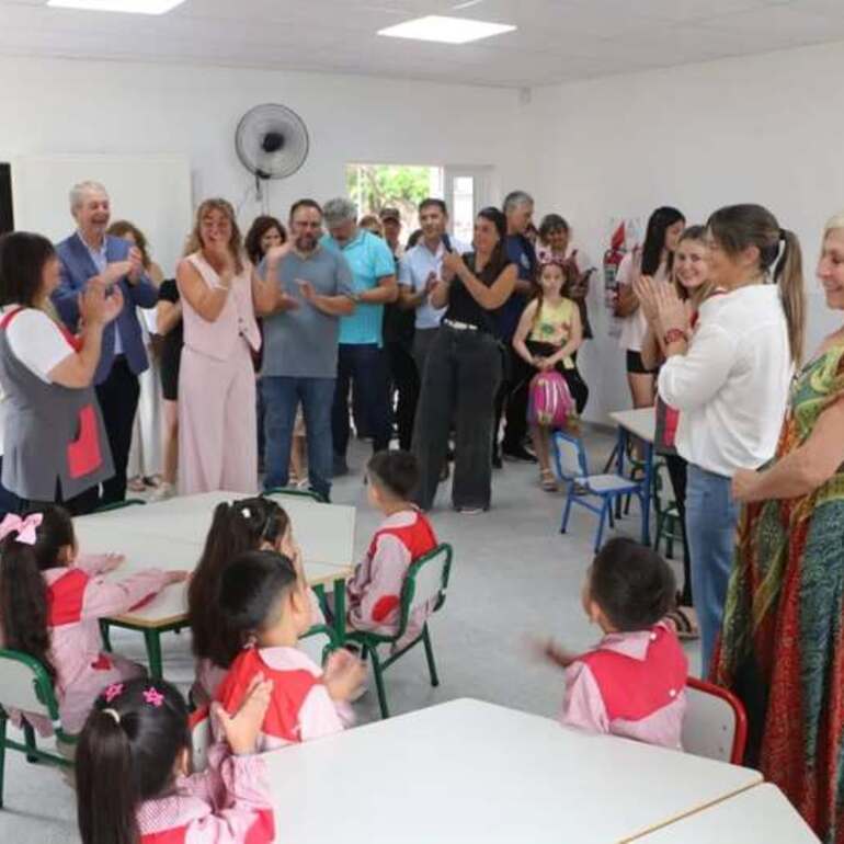 Imagen de Inauguraron una nueva sala en el Jardín N° 297 "Lucecitas del Paraná"