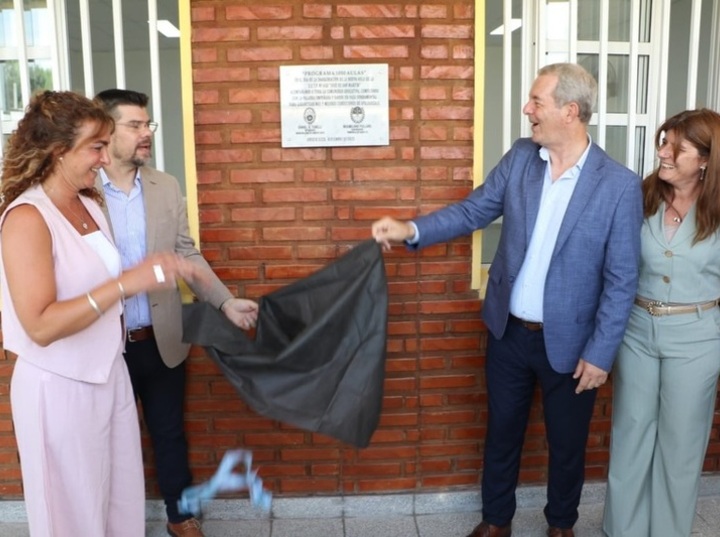 Imagen de Inauguraron un nuevo salón en la Escuela Técnica N°650 en el marco del programa 1.000 Aulas