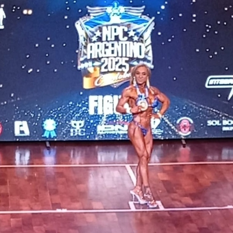 Imagen de Vanesa Luna, Campeona Argentina NPC Figure M&aacute;ster +45