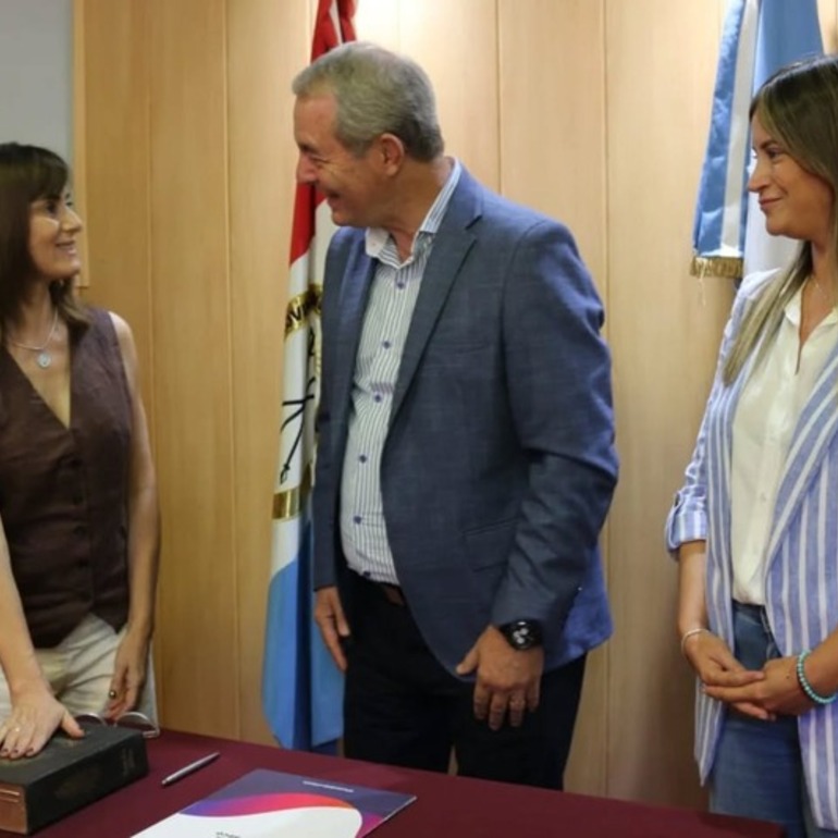 Imagen de La Dra. Carina Gres asumi&oacute; como nueva secretaria de Salud y Desarrollo Social