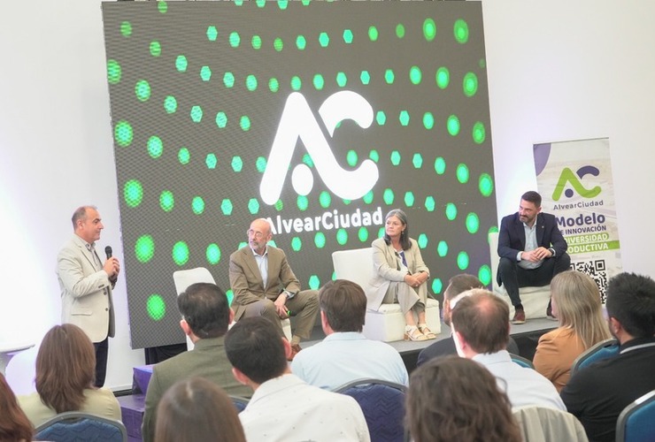 Imagen de En Alvear se realiz&oacute; la jornada Movilidad y Metr&oacute;polis