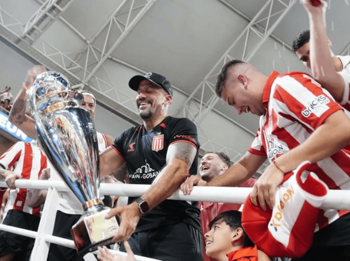 Imagen de Verón, sin filtro contra la AFA y el título de Central: "No da lo mismo ganar una estrella que te la den" Imagen de Verón, sin filtro contra la AFA y el título de Central: "No da lo mismo ganar una estrella que te la den"