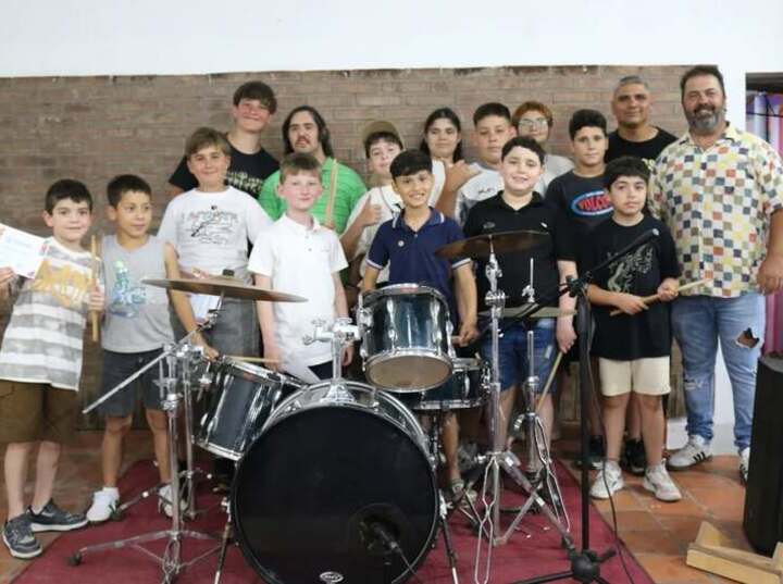 Imagen de El Taller de Bater&iacute;a realiz&oacute; su muestra de fin de a&ntilde;o en el Centro Cultural Furlong