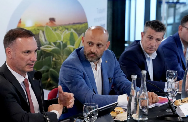 Imagen de Santa Fe present&oacute; el ambicioso proyecto "Circuito de Ingreso a Puertos" para transformar la log&iacute;stica regional