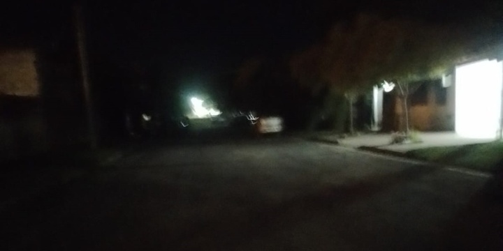 Imagen de Reclamo por falta de iluminaci&oacute;n en calle Luis Pasteur