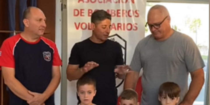 Imagen de Bomberos Voluntarios sortearon los premios de la Rifa de Fin de A&ntilde;o