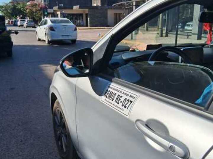 Imagen de Remiseros reclaman respuestas al Municipio por el avance de Uber y denuncian falta de di&aacute;logo