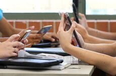 Imagen de Educaci&oacute;n en Santa Fe: prohibici&oacute;n de celulares y cambios en el incentivo docente ser&aacute;n los ejes del 2026