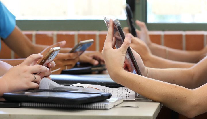 Imagen de Educaci&oacute;n en Santa Fe: prohibici&oacute;n de celulares y cambios en el incentivo docente ser&aacute;n los ejes del 2026