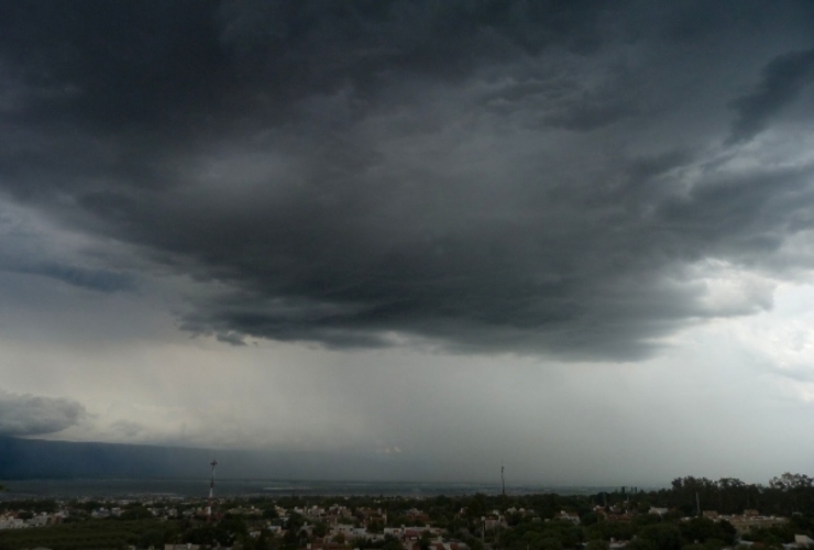 Imagen de Nochebuena pasada por agua: alerta por tormentas fuertes en Arroyo Seco y la regi&oacute;n