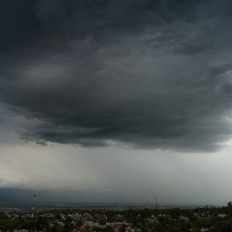 Imagen de Nochebuena pasada por agua: alerta por tormentas fuertes en Arroyo Seco y la regi&oacute;n