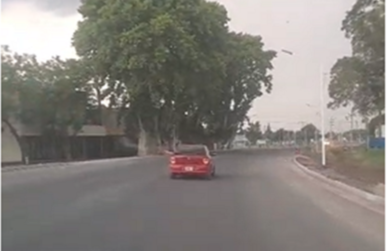 Imagen de Lanzaban pirotecnia desde un auto en Ruta 21 y fueron interceptados por la polic&iacute;a