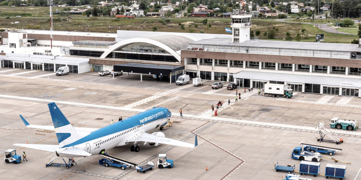 Imagen de Vilma Palma e Vampiros y Sof&iacute;a Gazzaniga le ponen m&uacute;sica este s&aacute;bado a la reapertura del Aeropuerto de Rosario