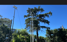 Imagen de No se est&aacute; realizando el izamiento de banderas en la Plaza 9 de Julio