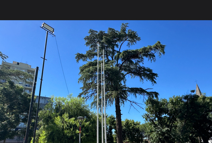 Imagen de No se est&aacute; realizando el izamiento de banderas en la Plaza 9 de Julio