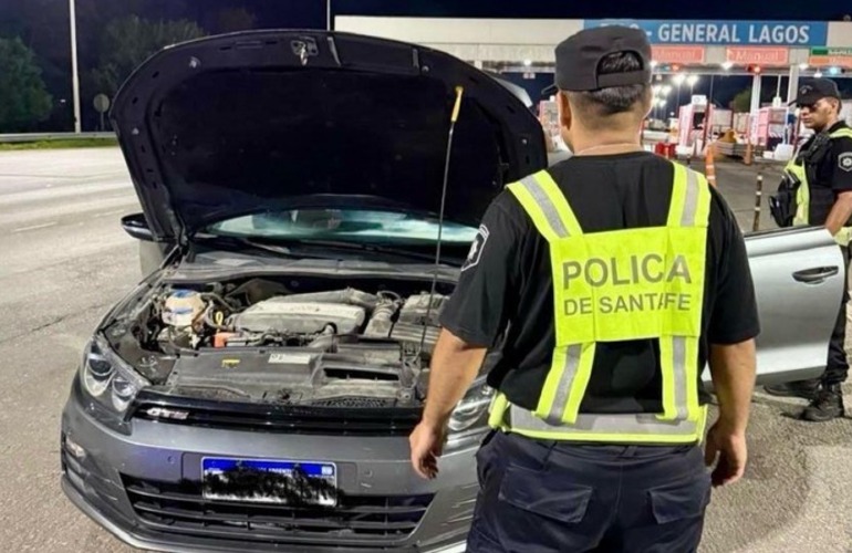 Imagen de Operativo Verano: la Guardia Provincial de Seguridad Vial secuestr&oacute; cuatro kilos de coca&iacute;na en la autopista Rosario-Buenos Aires