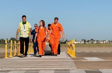 Imagen de Inauguraci&oacute;n y esperanza: el primer vuelo en la nueva pista de Rosario trajo vida