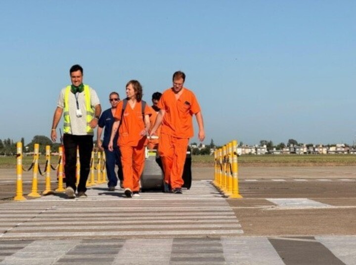 Imagen de Inauguraci&oacute;n y esperanza: el primer vuelo en la nueva pista de Rosario trajo vida