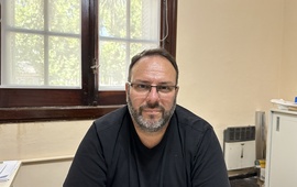 Imagen de Cristian Rojas: 'Tuvimos que alquilar regadores porque los de la Municipalidad no est&aacute;n &oacute;ptimos para trabajar'