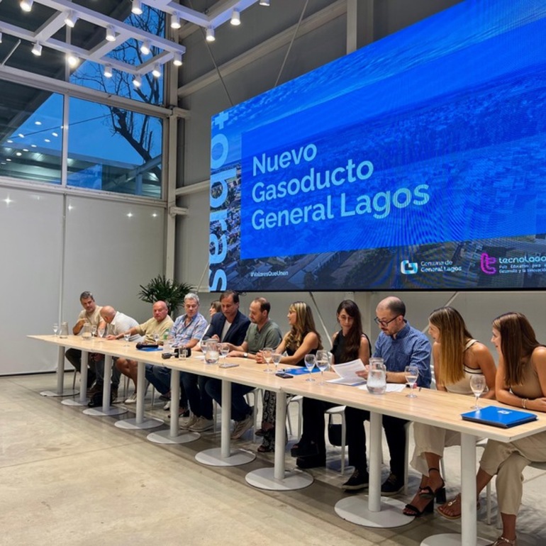 Imagen de General Lagos firm&oacute; un hist&oacute;rico convenio P&uacute;blico-Privado-Sindical para una obra de Gas Natural