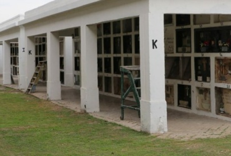 Imagen de Indignaci&oacute;n vecinal por el estado de abandono del Cementerio Municipal: �Nadie se hace cargo�