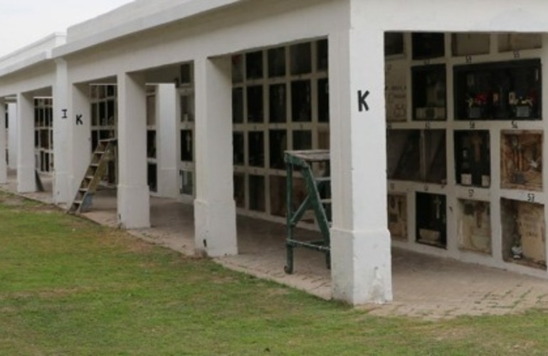 Imagen de Indignaci&oacute;n vecinal por el estado de abandono del Cementerio Municipal: �Nadie se hace cargo�