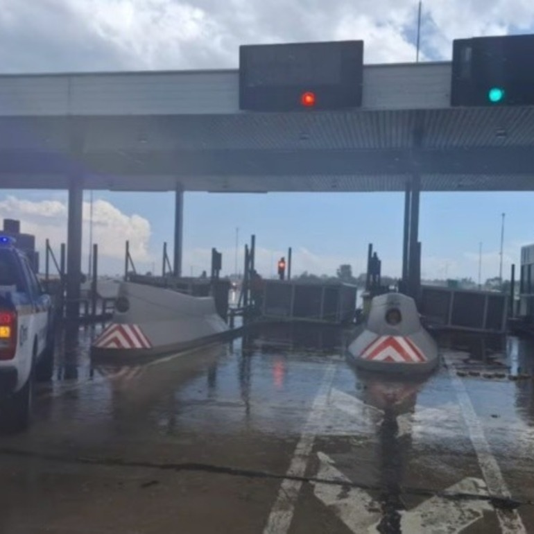 Imagen de Tr&aacute;gico temporal en C&oacute;rdoba: un muerto y varios heridos tras desprenderse una cabina de peaje