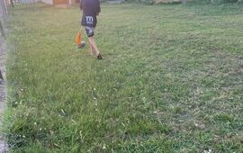 Imagen de Indignaci&oacute;n en Barrio G&uuml;emes: Ante la ausencia municipal, los vecinos pagaron para mantener la cancha