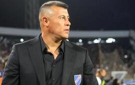 Imagen de Comienza la era Almir&oacute;n: el nuevo DT de Rosario Central ya est&aacute; en la ciudad