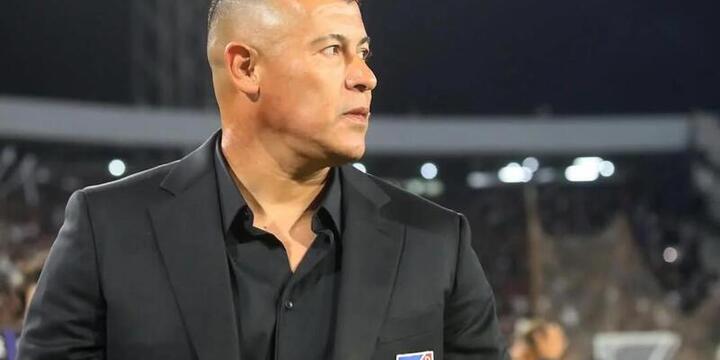 Imagen de Comienza la era Almir&oacute;n: el nuevo DT de Rosario Central ya est&aacute; en la ciudad