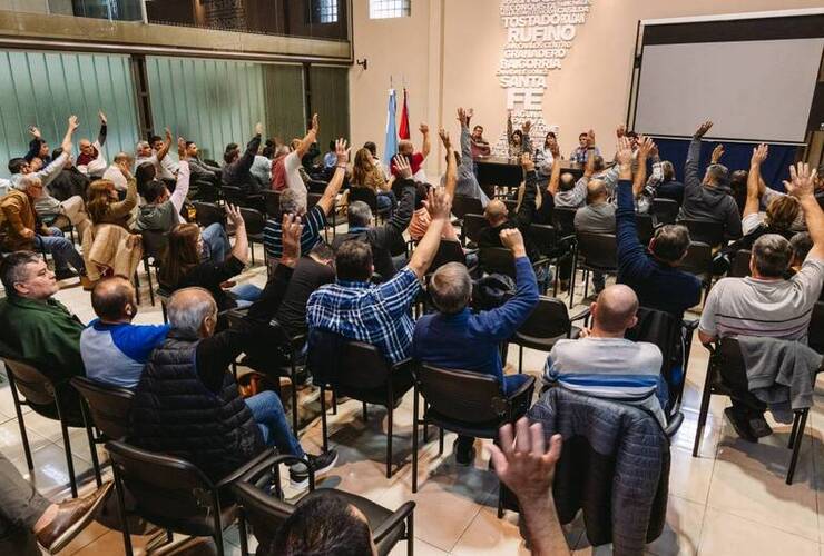 Imagen de Municipales lanzan un fuerte plan de lucha: Paro de 48 horas y cortes de ruta en toda la provincia Imagen de Municipales lanzan un fuerte plan de lucha: Paro de 48 horas y cortes de ruta en toda la provincia