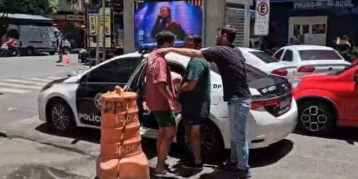 Imagen de Esc&aacute;ndalo en Brasil: dos turistas argentinos detenidos por robar whisky de lujo en un s&uacute;per de Copacabana