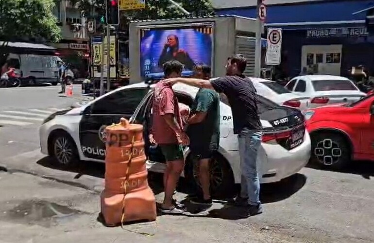 Imagen de Esc&aacute;ndalo en Brasil: dos turistas argentinos detenidos por robar whisky de lujo en un s&uacute;per de Copacabana