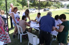 Imagen de Realizaron una nueva jornada de relevamiento de escrituras en el barrio Santa Rita