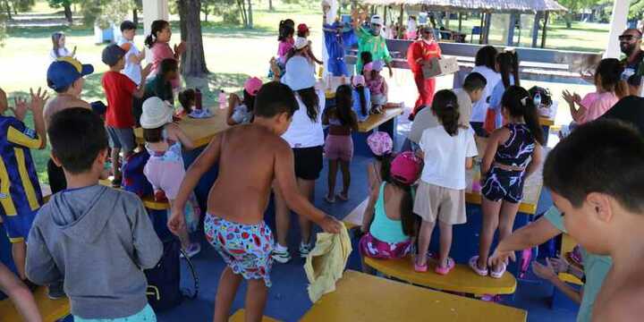 Imagen de Arroyo Seco: Los Reyes Magos visitaron la Escuela de Verano