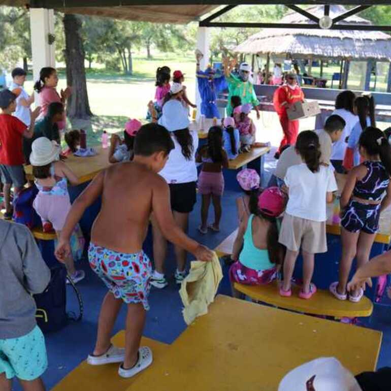 Imagen de Arroyo Seco: Los Reyes Magos visitaron la Escuela de Verano