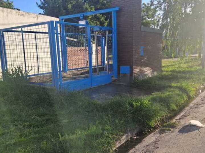 Imagen de Rotura en la estaci&oacute;n elevadora de cloacas en el ingreso al Barrio G&uuml;emes: el Municipio trabaja en una reparaci&oacute;n de fondo