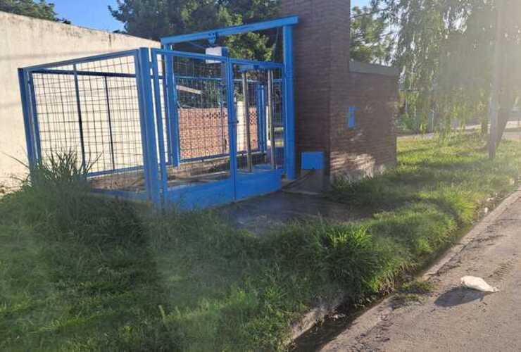 Imagen de Rotura en la estaci&oacute;n elevadora de cloacas en el ingreso al Barrio G&uuml;emes: el Municipio trabaja en una reparaci&oacute;n de fondo