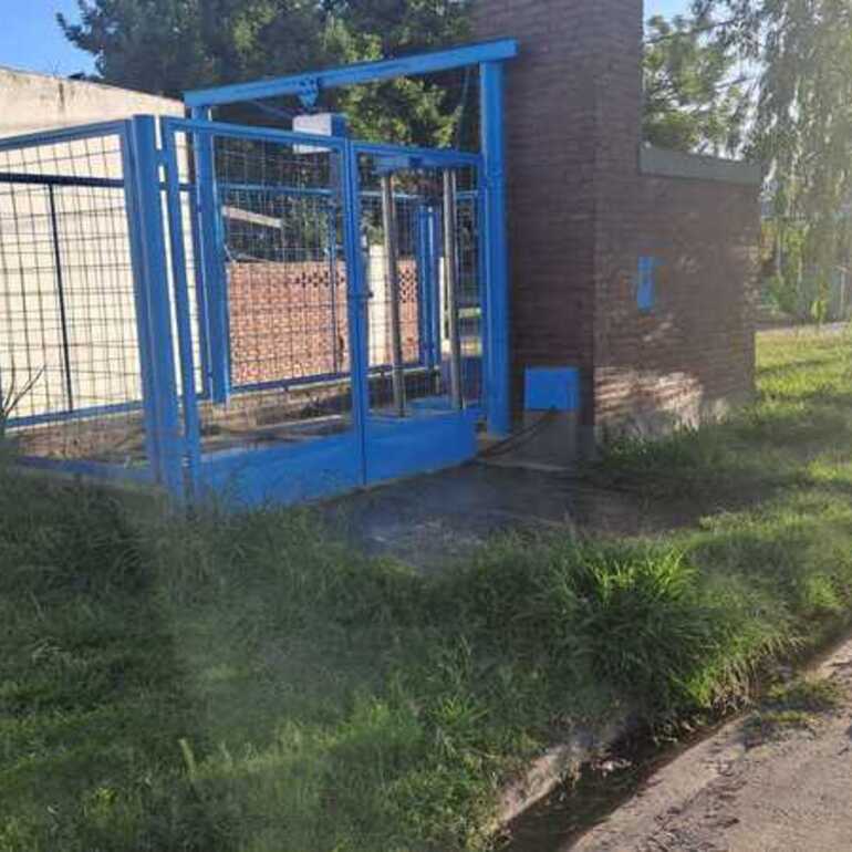 Imagen de Rotura en la estaci&oacute;n elevadora de cloacas en el ingreso al Barrio G&uuml;emes: el Municipio trabaja en una reparaci&oacute;n de fondo