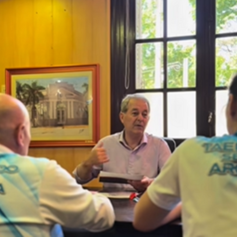 Imagen de El gobierno municipal entreg&oacute; m&aacute;s de $5.000.000 a deportistas locales a trav&eacute;s del Fondo del Deporte 2025