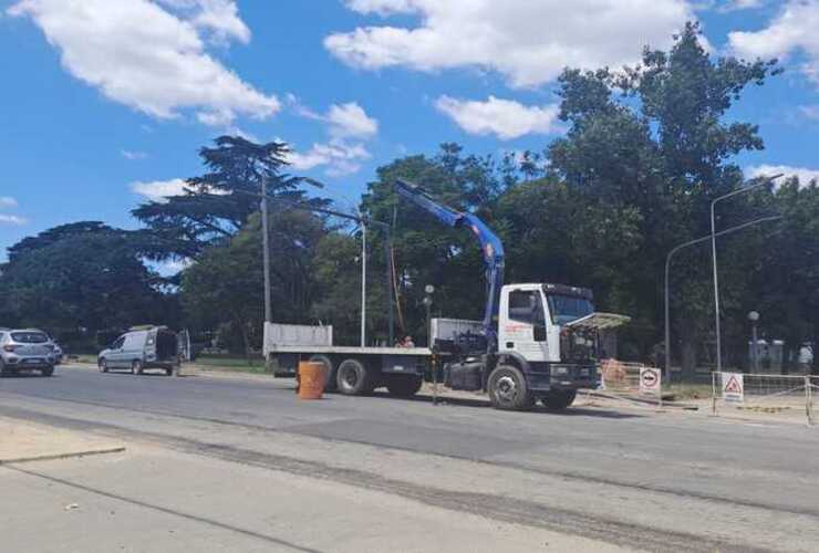 Imagen de Colocan nuevos sem&aacute;foros sobre la Ruta Provincial 21