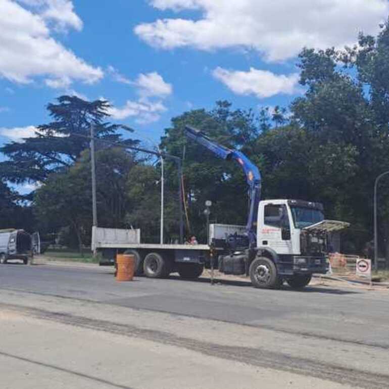 Imagen de Colocan nuevos sem&aacute;foros sobre la Ruta Provincial 21