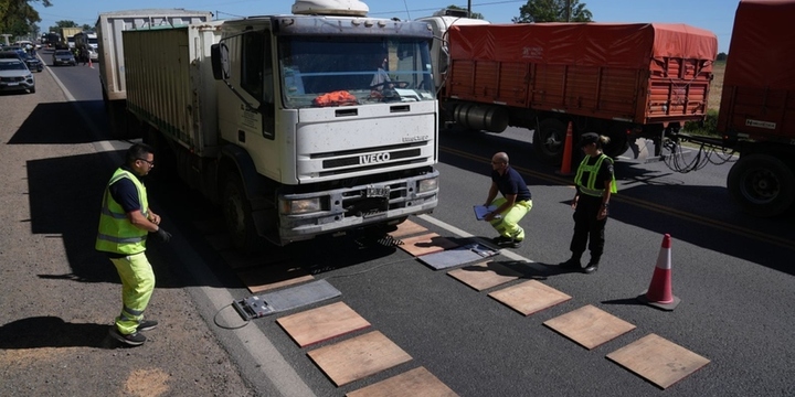 Imagen de Pueblo Esther: Provincia lanz&oacute; en la vecina ciudad controles intensivos en transporte de carga