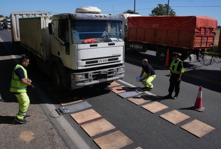 Imagen de Pueblo Esther: Provincia lanz&oacute; en la vecina ciudad controles intensivos en transporte de carga