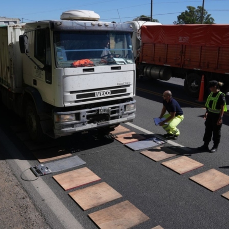 Imagen de Pueblo Esther: Provincia lanz&oacute; en la vecina ciudad controles intensivos en transporte de carga